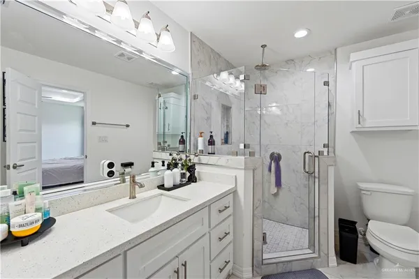 $2,300 | 1105 West Dawes Avenue, Alton, TX 78573