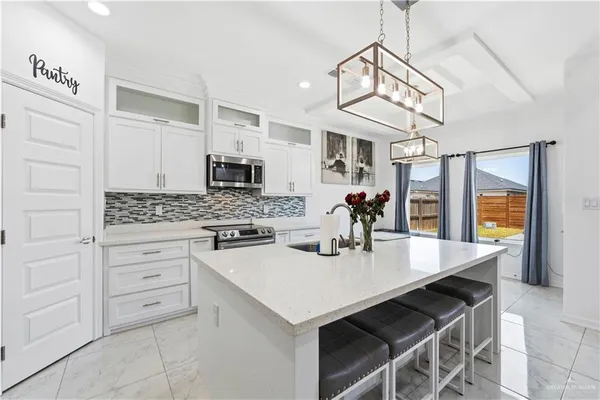 $2,300 | 1105 West Dawes Avenue, Alton, TX 78573