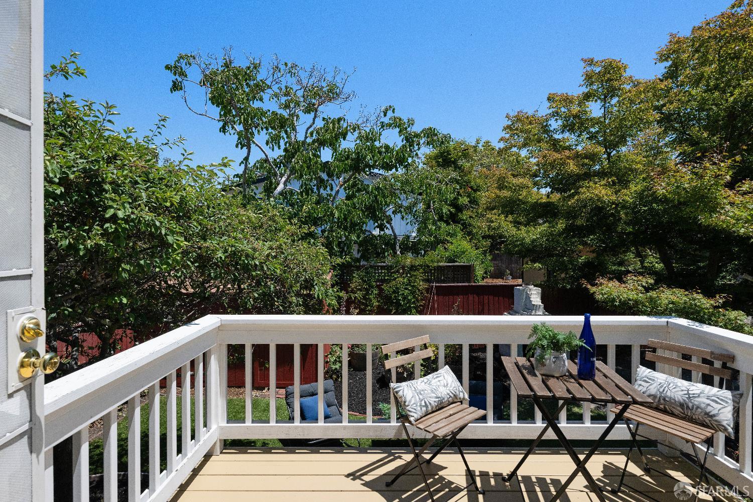1475 Stannage Avenue Berkeley, CA 94702 - Photo 37 of 59 a view of a balcony with chairs