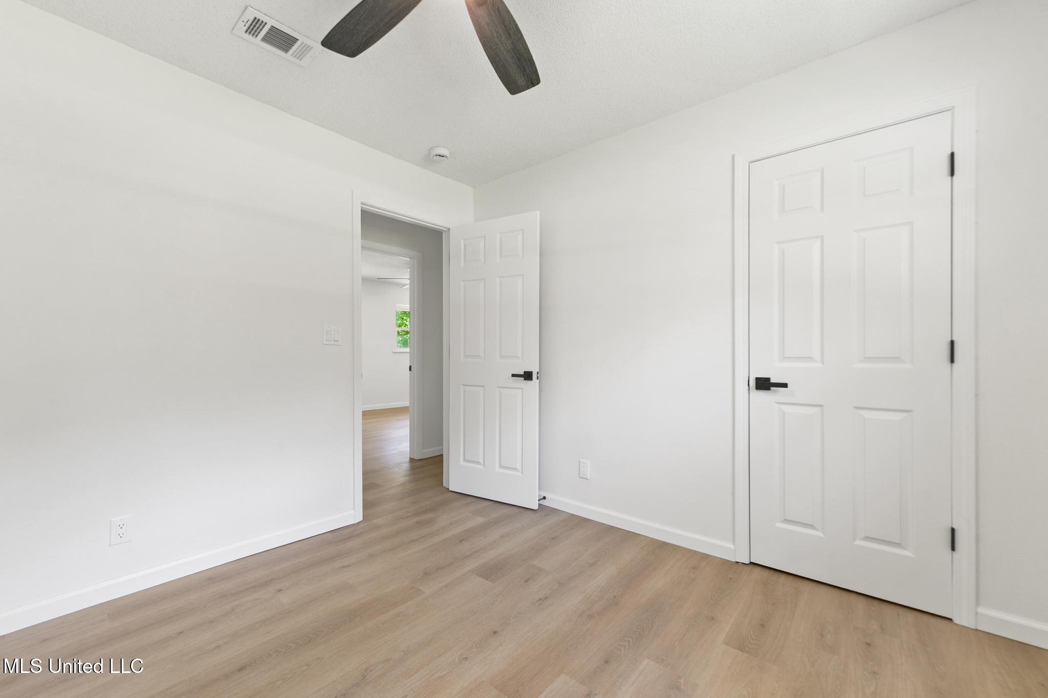 3917 Wildwood Road Moss Point, MS 39562 - Photo 22 of 27 021