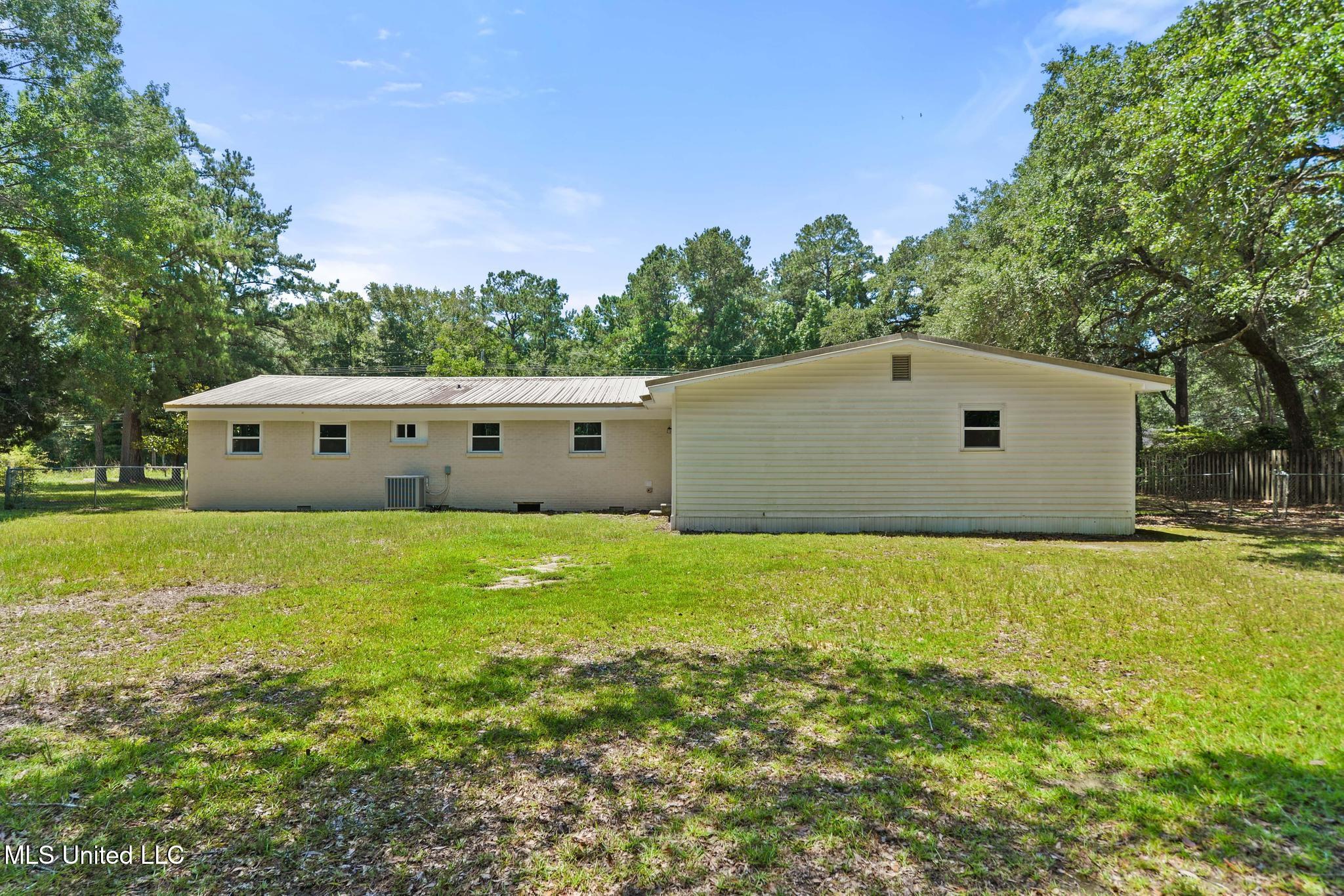 3917 Wildwood Road Moss Point, MS 39562 - Photo 26 of 27 025