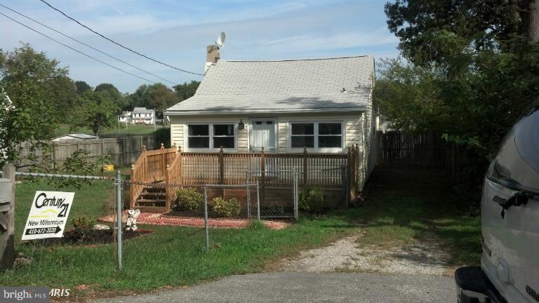 208 Oakwood Road Edgewater, MD 21037 - Photo 1 of 1 Exterior (Front)