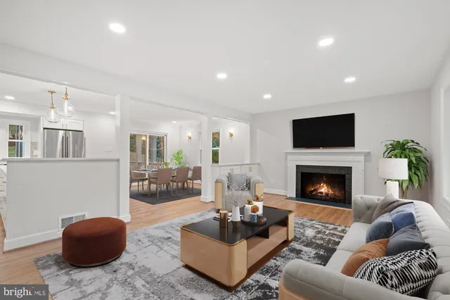 $1,450,000 | 624 Pullman Place, Alexandria, VA 22305