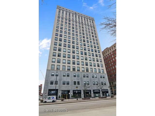 910 South Michigan Avenue, Unit 1101 Chicago, IL 60605 - Photo 1 of 20 a view of a building