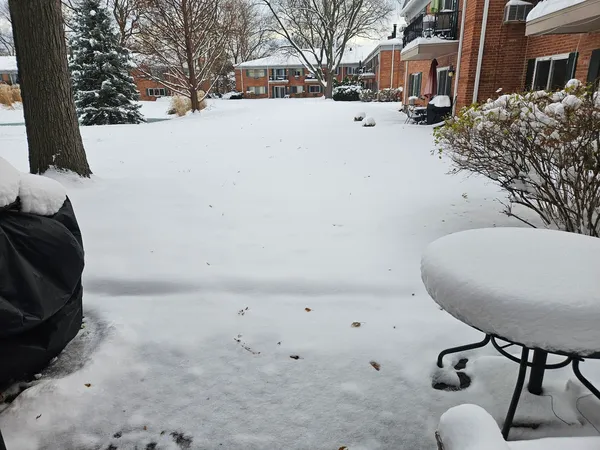 $189,900 | 603 Falcon Drive, Unit 104A, Arlington Heights, IL 60005