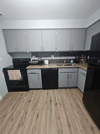 $189,900 | 603 Falcon Drive, Unit 104A, Arlington Heights, IL 60005