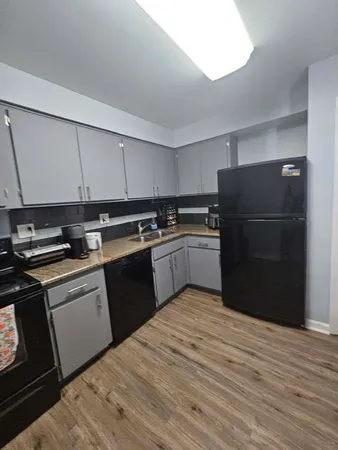$189,900 | 603 Falcon Drive, Unit 104A, Arlington Heights, IL 60005