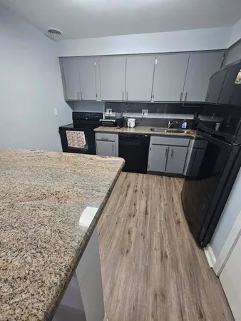 $189,900 | 603 Falcon Drive, Unit 104A, Arlington Heights, IL 60005