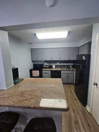 $189,900 | 603 Falcon Drive, Unit 104A, Arlington Heights, IL 60005