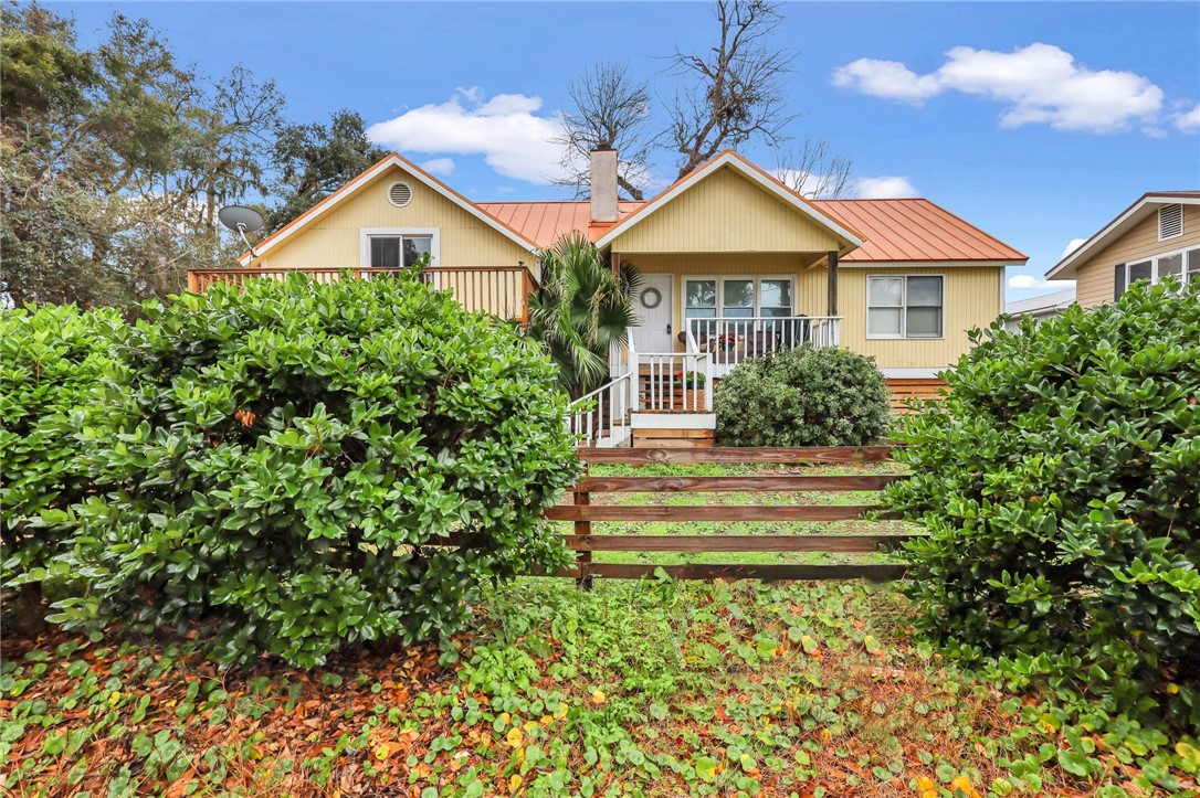 301 6th Avenue St. Simons Island, GA 31522 - Photo 4 of 37 Front
