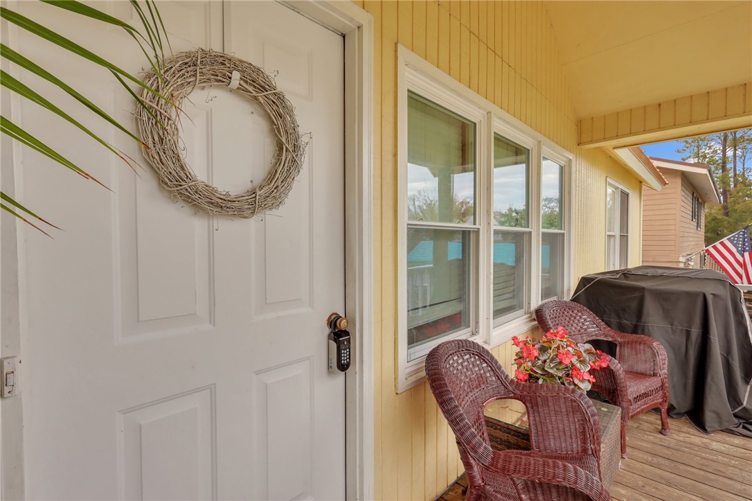 301 6th Avenue St. Simons Island, GA 31522 - Photo 5 of 37 Main Door