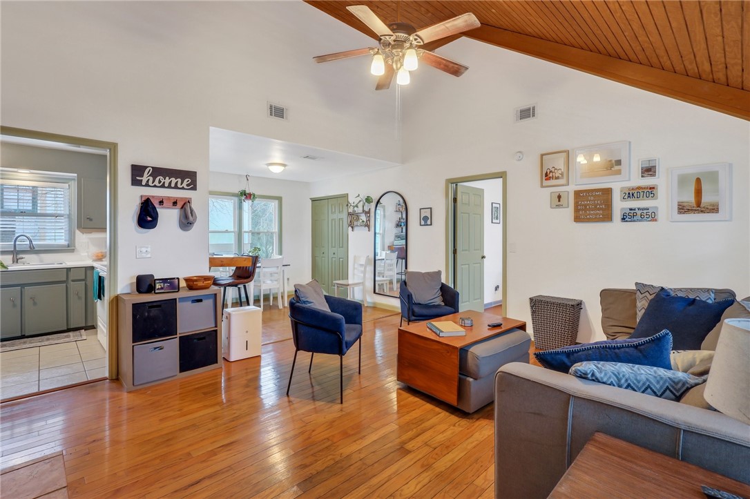 301 6th Avenue St. Simons Island, GA 31522 - Photo 10 of 37 Living