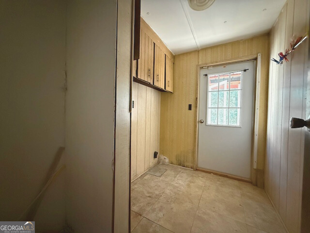 138 Deacon J Simmons Road Southwest Milledgeville, GA 31061 - Photo 6 of 11 a view of an empty room with closet and a window