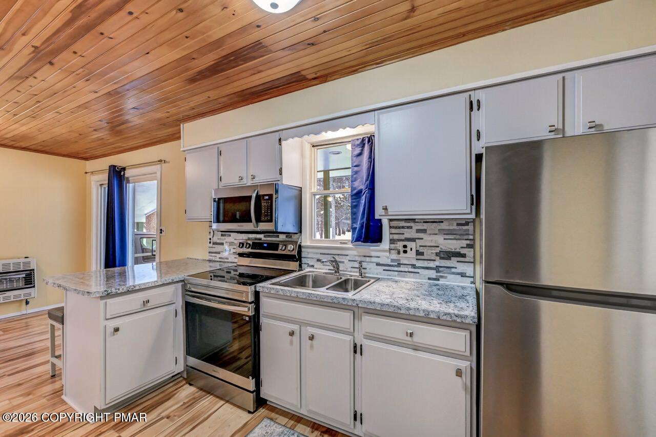 174 Bull Run Long Pond, PA 18334 - Photo 20 of 41 174 Bull Run 19 Large