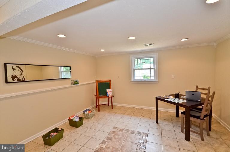 9301 Friar Road Fort Washington, MD 20744 - Photo 18 of 30 Family Room