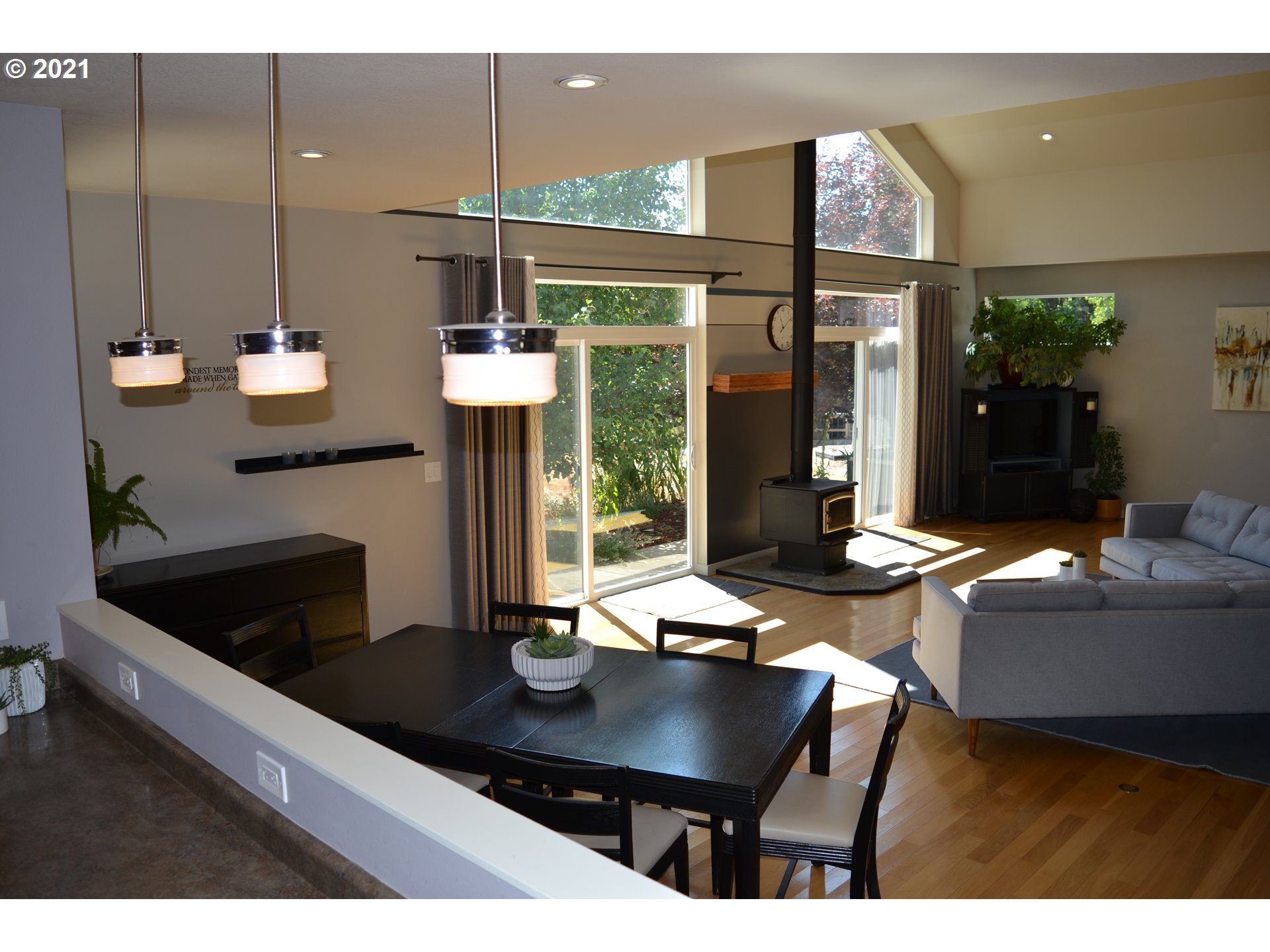 80339 Old Lorane Road Eugene, OR 97405 - Photo 11 of 32 Gallery Image 11
