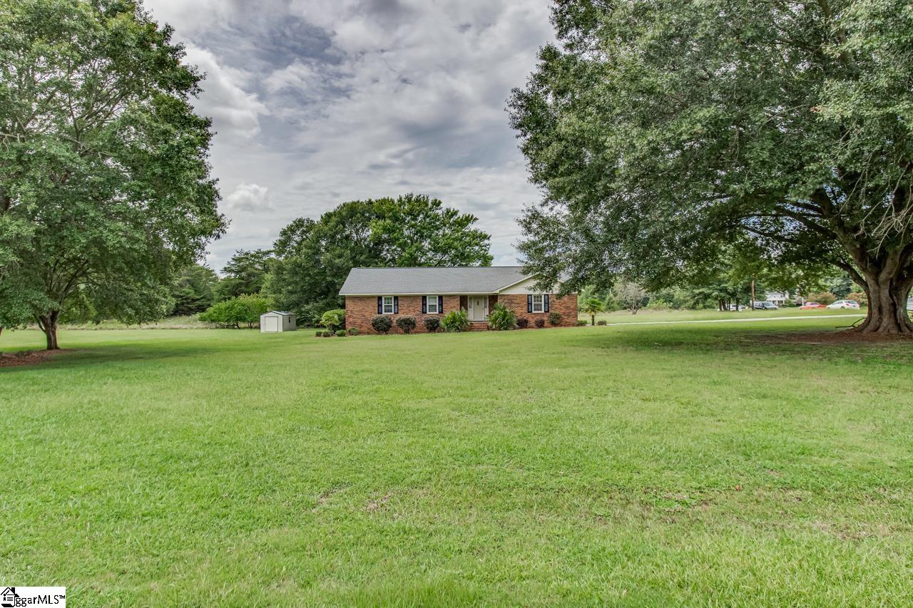 1222 Cain Road Laurens, SC 29360 - Photo 2 of 26 Gallery Image 2