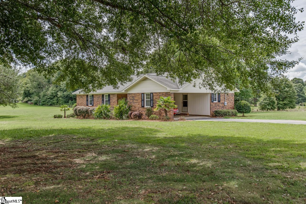 1222 Cain Road Laurens, SC 29360 - Photo 4 of 26 Gallery Image 4