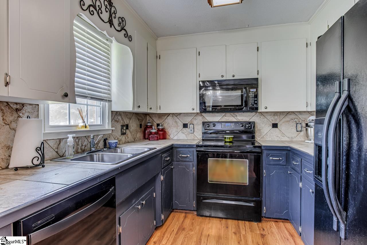 1222 Cain Road Laurens, SC 29360 - Photo 10 of 26 Gallery Image 10