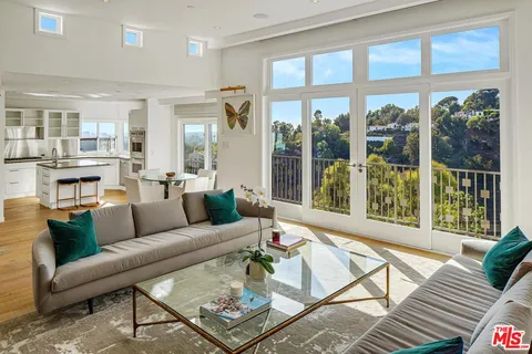 $3,249,000 | 1433 Summitridge Drive, Beverly Hills, CA 90210