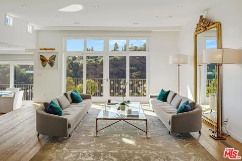 $3,249,000 | 1433 Summitridge Drive, Beverly Hills, CA 90210