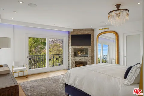 $3,249,000 | 1433 Summitridge Drive, Beverly Hills, CA 90210