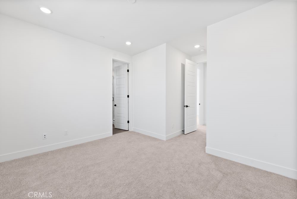 29818 Old Ranch Circle Castaic, CA 91384 - Photo 32 of 41