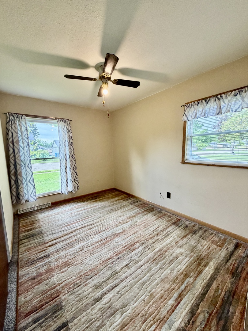 1612 Middle Road Camanche, IA 52730 - Photo 8 of 20