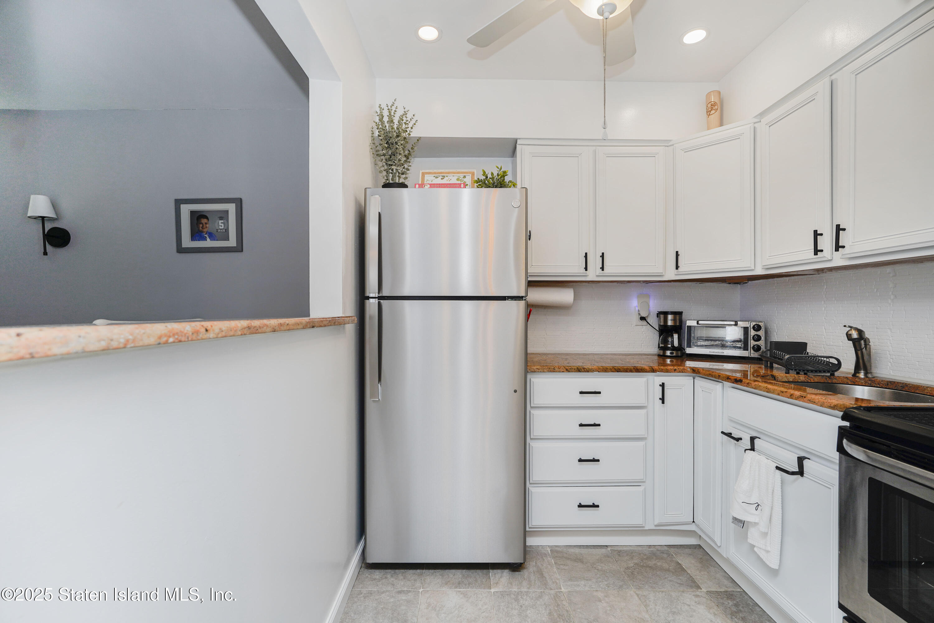 3747 Amboy Road, Unit 1A Staten Island, NY 10308 - Photo 15 of 23 IMG_4907