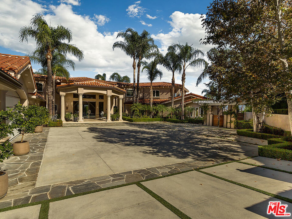 6005 Annie Oakley Road Hidden Hills, CA 91302 - Photo 20 of 31