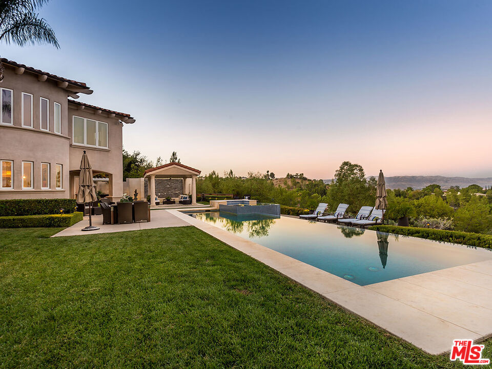 6005 Annie Oakley Road Hidden Hills, CA 91302 - Photo 25 of 31