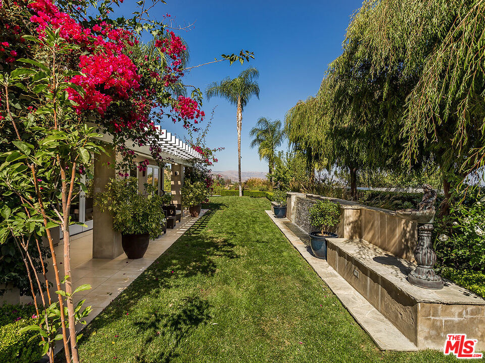6005 Annie Oakley Road Hidden Hills, CA 91302 - Photo 27 of 31