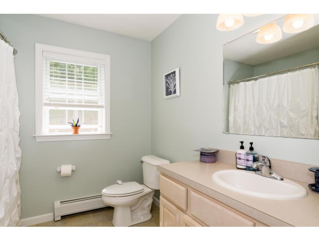 7 Oaklands Road Exeter, NH 03833 - Photo 26 of 36