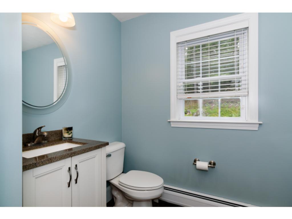 7 Oaklands Road Exeter, NH 03833 - Photo 27 of 36