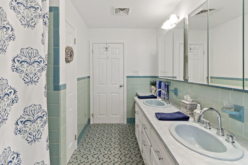 543 Kaufman Road Somerset, MA 02726 - Photo 19 of 32