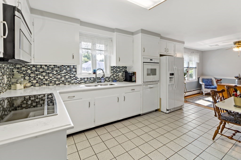 543 Kaufman Road Somerset, MA 02726 - Photo 7 of 32