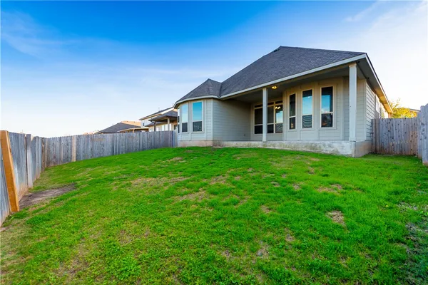 $2,100 | 108 Yukon Cove, Hutto, TX 78634