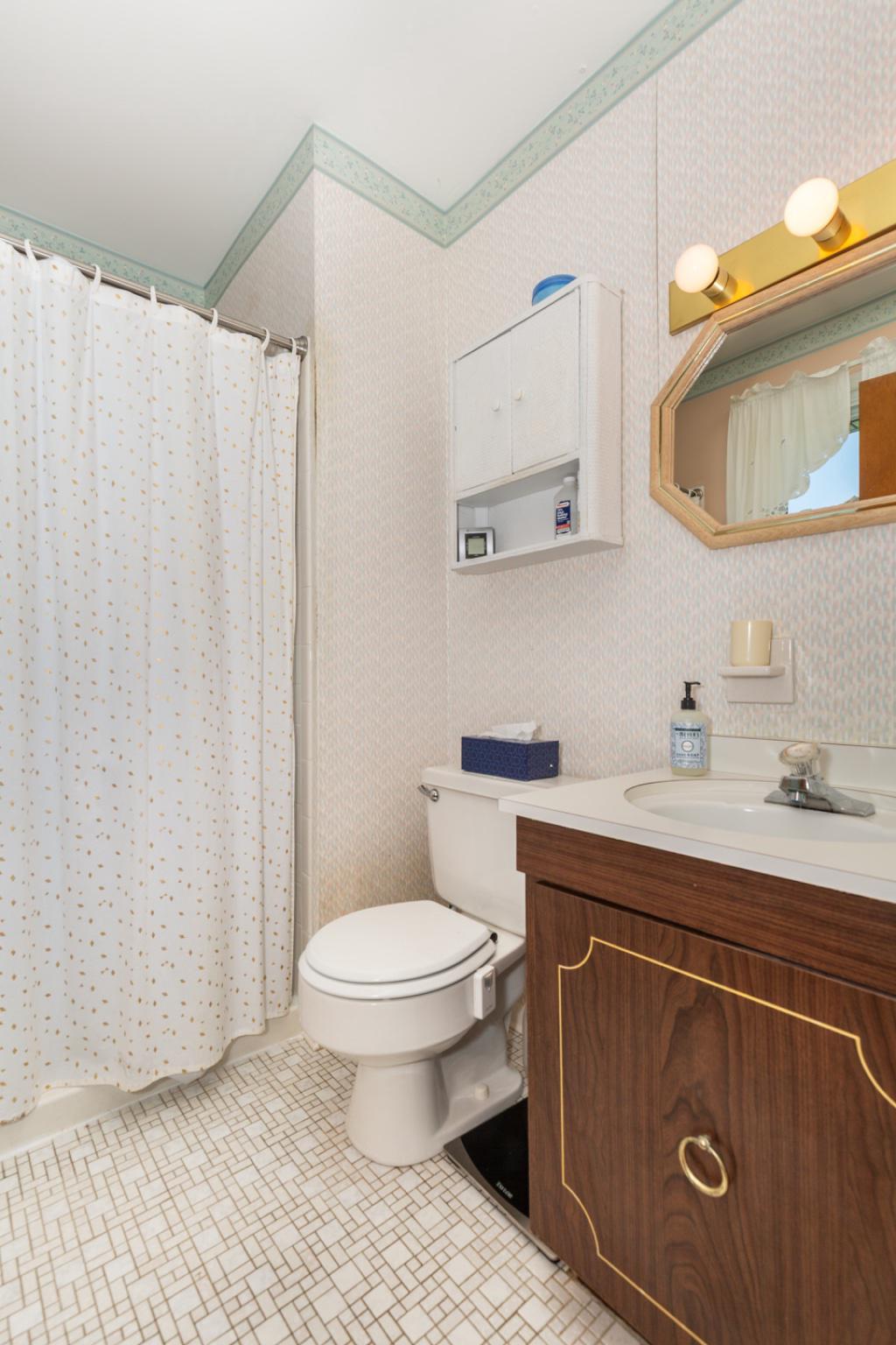 2717 Lawndale Road Finksburg, MD 21048 - Photo 15 of 34 Primary bedroom with bathroom