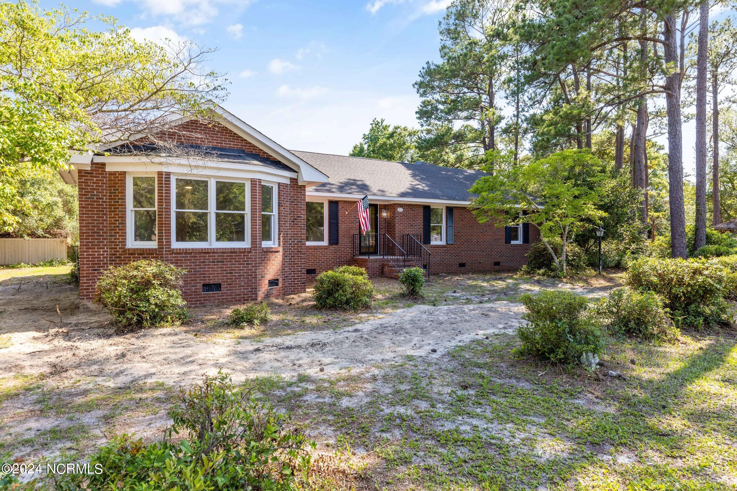 211 Golden Road Wilmington, NC 28409 - Photo 2 of 42 211goldenrd_00002