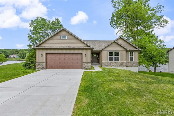 $460,000 | 10523 Acorn Drive, Hillsboro, MO 63050