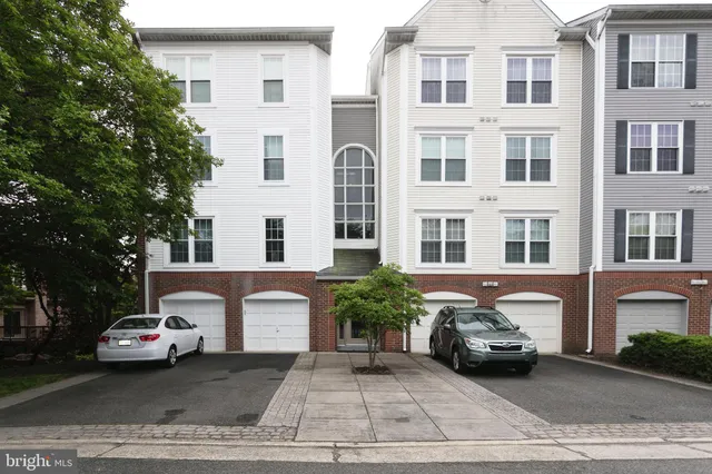 $2,500 | 273 South Pickett Street, Unit 101, Alexandria, VA 22304