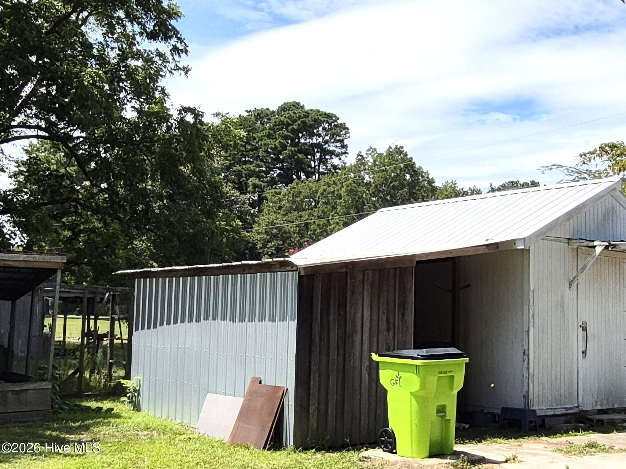 2735 Wilmar Road Vanceboro, NC 28586 - Photo 31 of 34 Shed