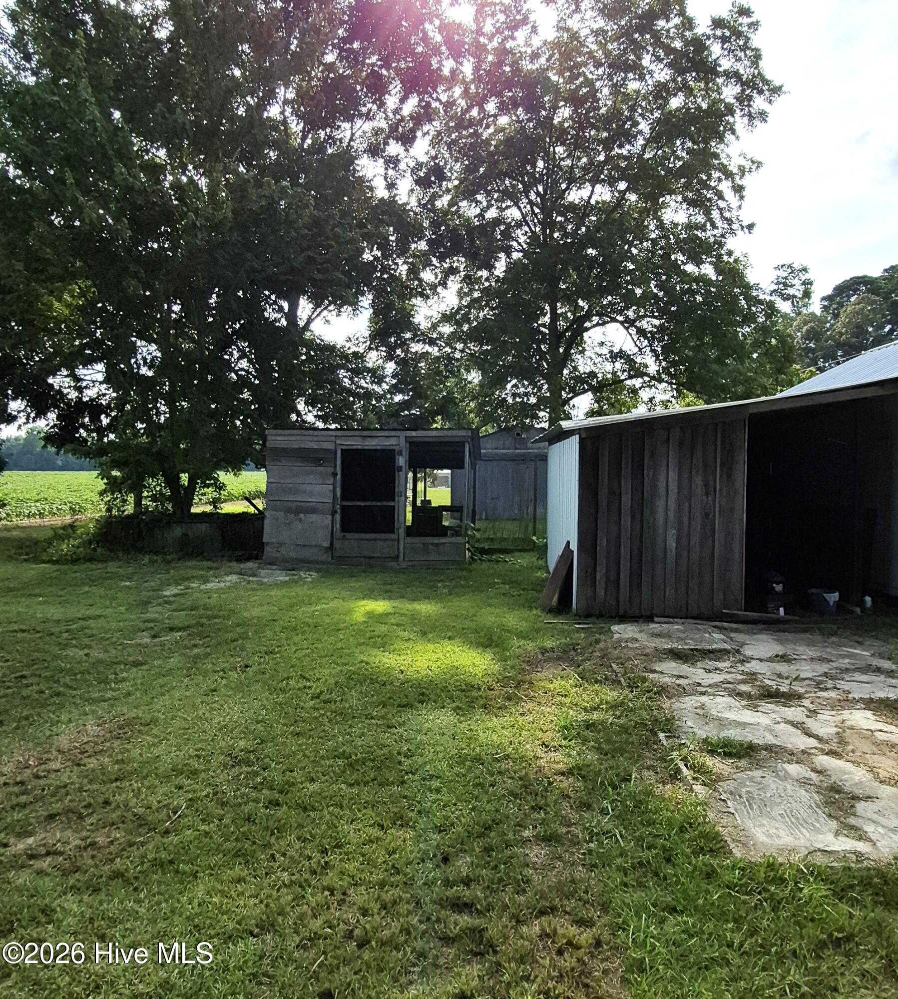 2735 Wilmar Road Vanceboro, NC 28586 - Photo 34 of 34 Chicken Coop