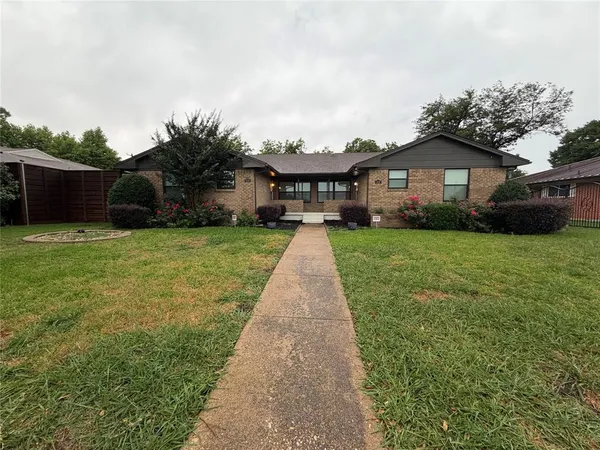$2,300 | 519 Heyser Drive, Dallas, TX 75224