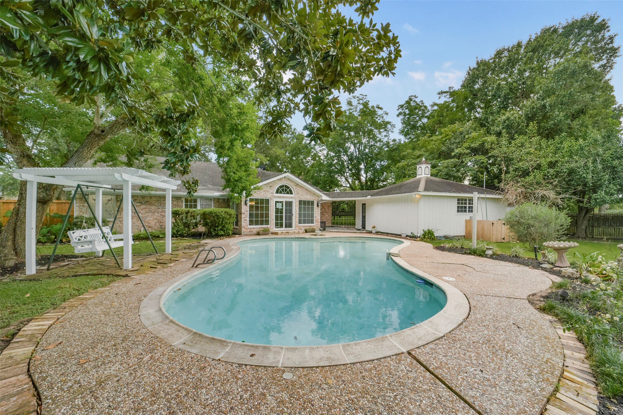 110 Ridgemont Drive Alvin, TX 77511 - Photo 37 of 43