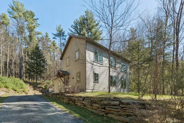 $750,000 | 207 Hartness Way, Hartford, VT 05059