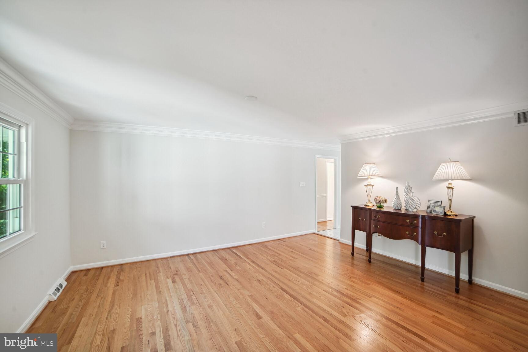 2551 North Farm Road Ellicott City, MD 21042 - Photo 7 of 31 Very Large Living Room