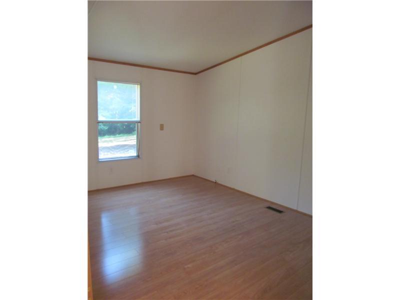 29 E Road North Berwick, ME 03906 - Photo 6 of 19 Den/Family/Great Room.