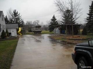 724 Nadeau Road Monroe, MI 48162 - Photo 3 of 11 3.jpg