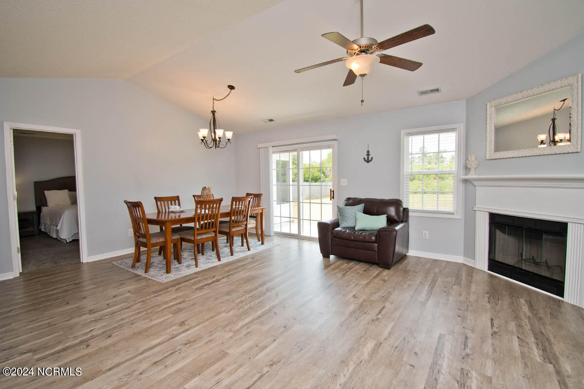110 Jenna Rea Road Hubert, NC 28539 - Photo 5 of 24 Living room